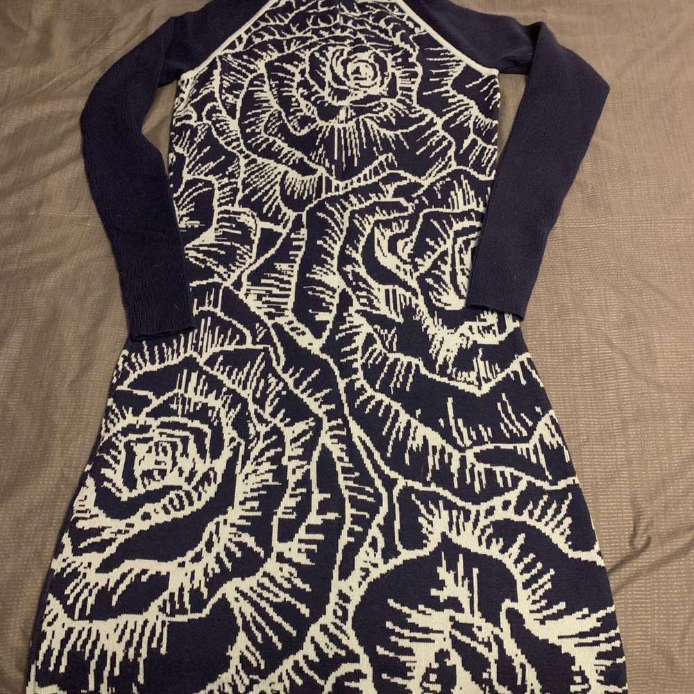 Beautiful and soft wool dress - Picture 4 of 5